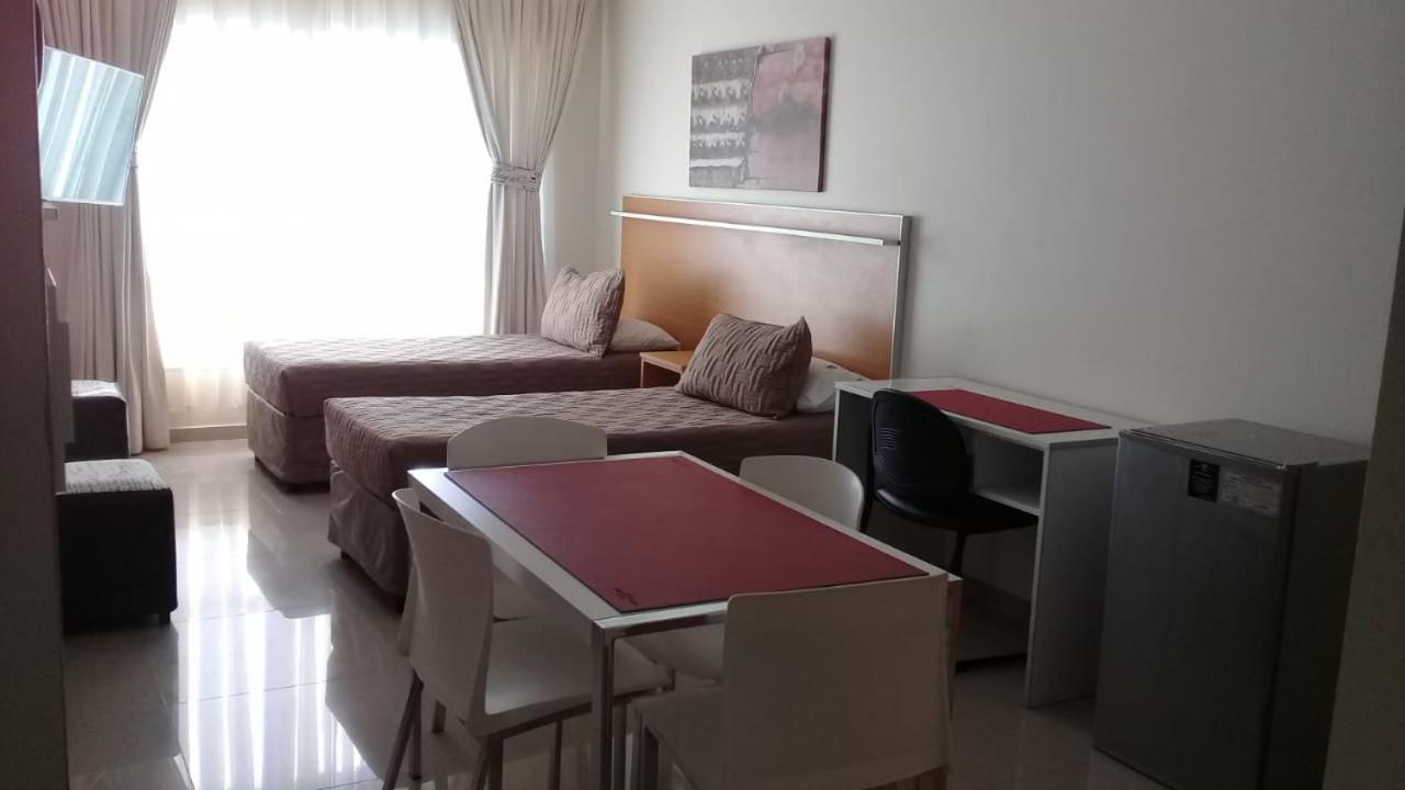Illia 121 Apart Hotel Neuquen Ruang foto
