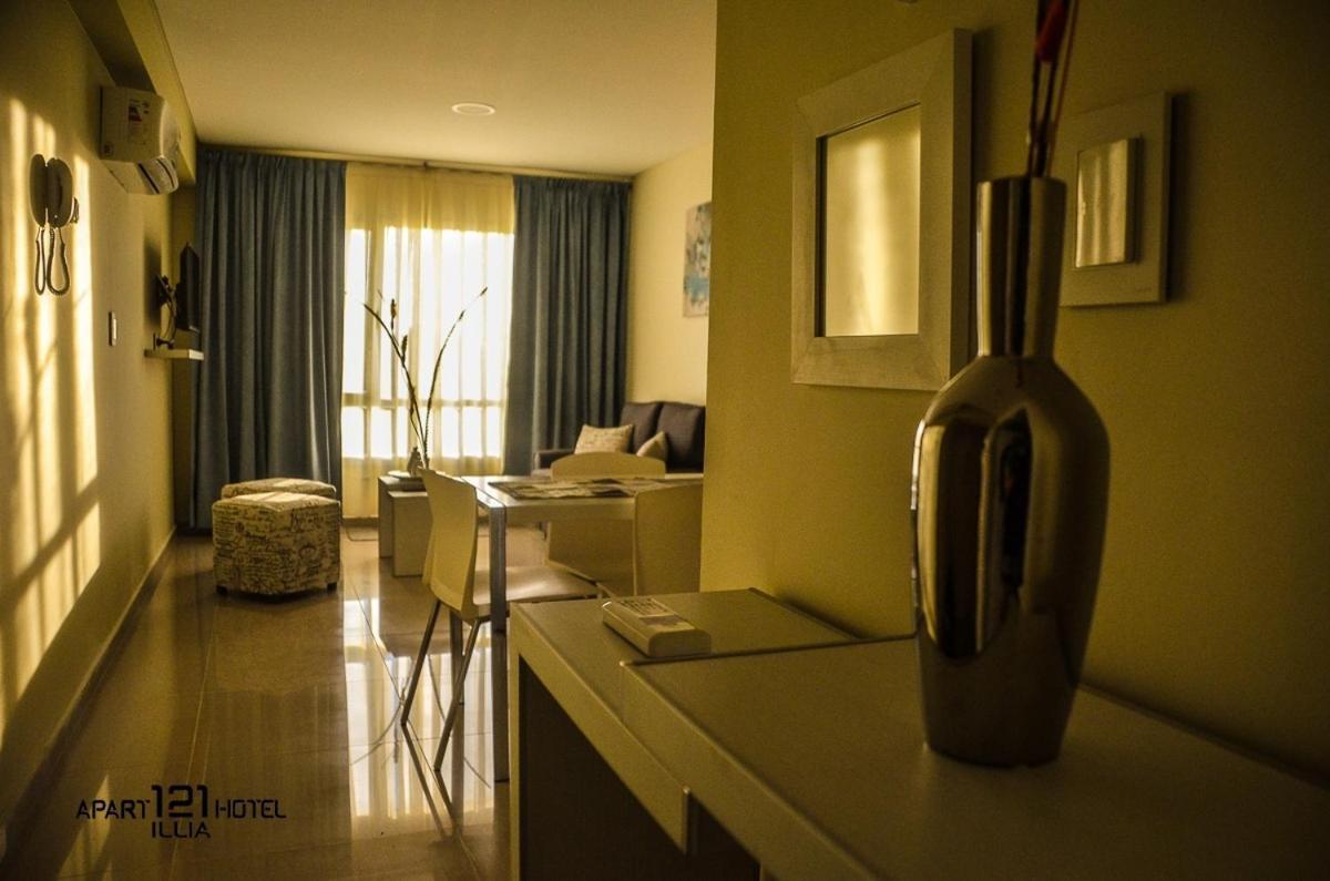 Illia 121 Apart Hotel Neuquen Bagian luar foto