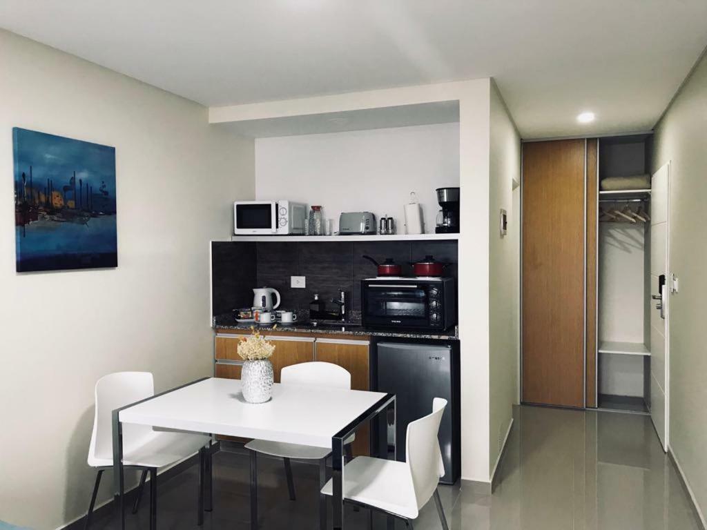 Illia 121 Apart Hotel Neuquen Bagian luar foto