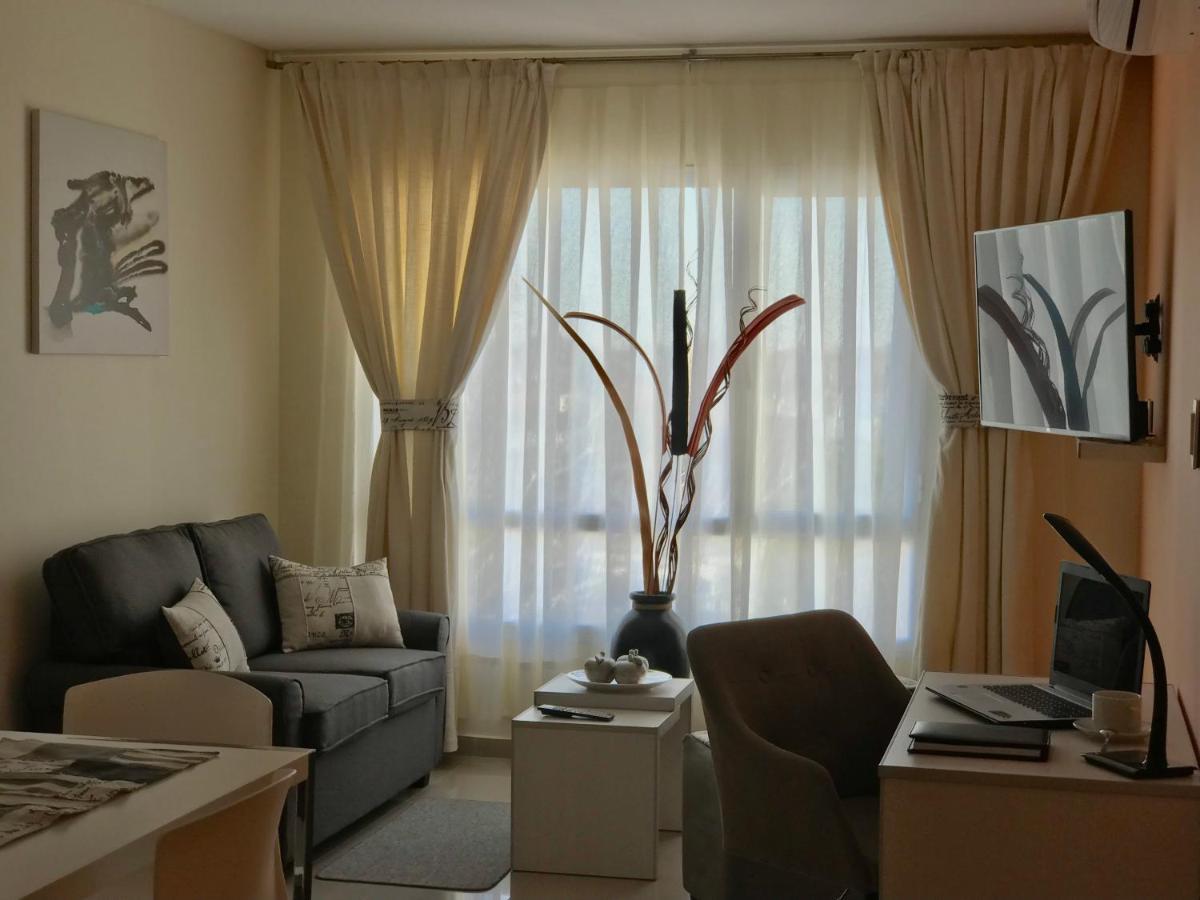 Illia 121 Apart Hotel Neuquen Bagian luar foto